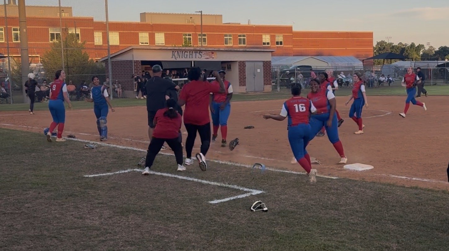 Greene Central Earns First Playoff Win Since 2019, Stuns West Bladen on Road